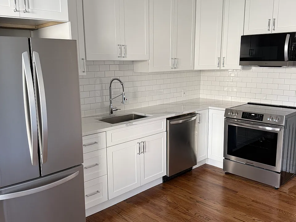 121 Duke St #1