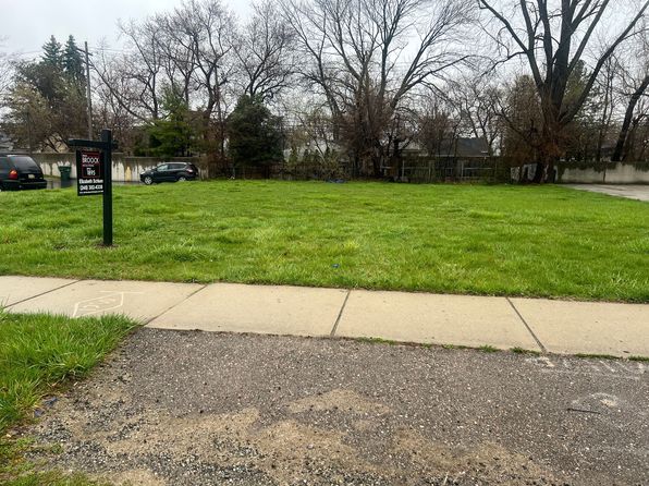 0 E Maple Rd, Troy, MI 48083