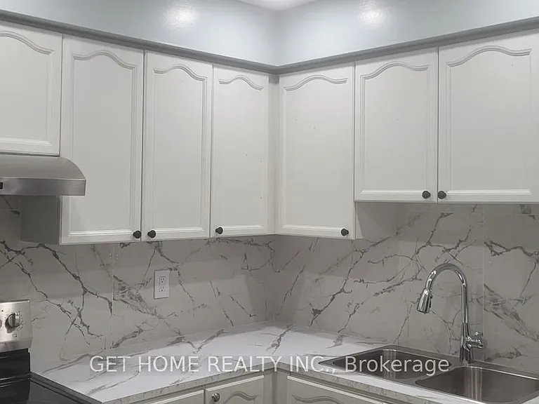 1310 Charter Cres — Photo 7