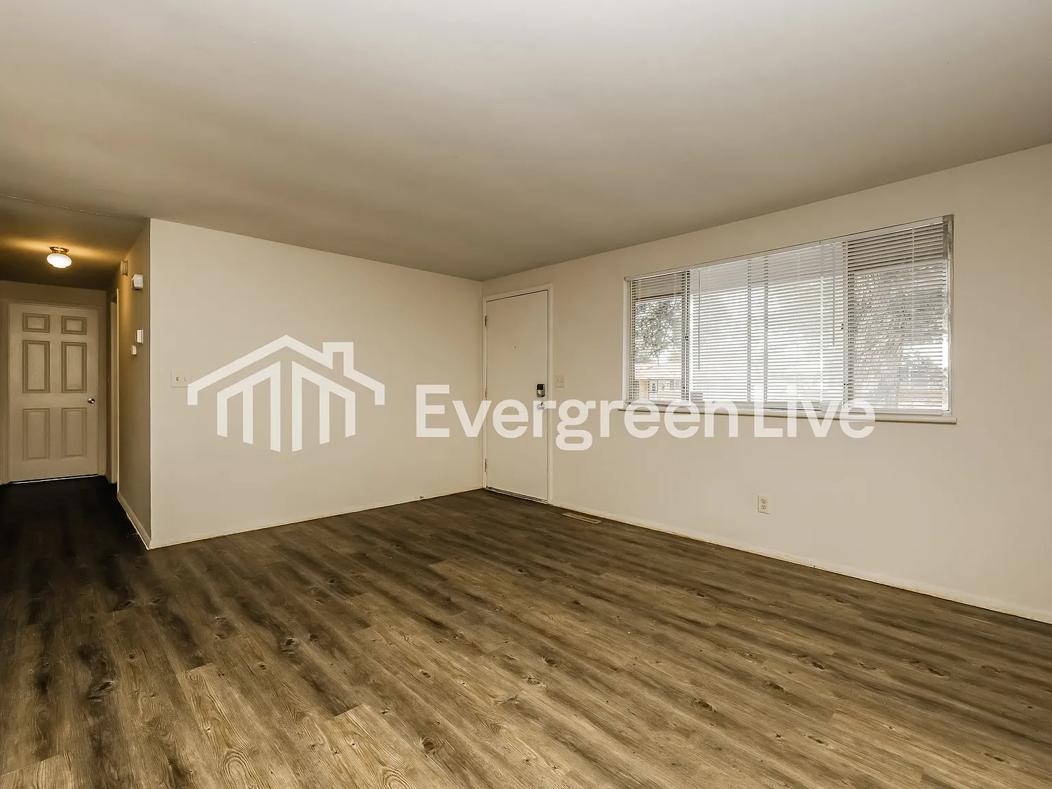 3 bed, 1.0 bath, 1016 sqft, $1,195 — Photo 4