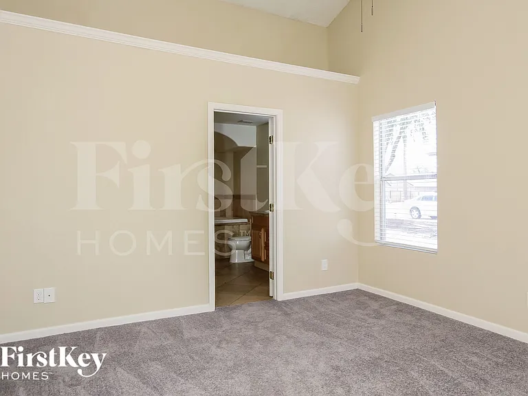 6408 W Grandview Rd — Photo 8