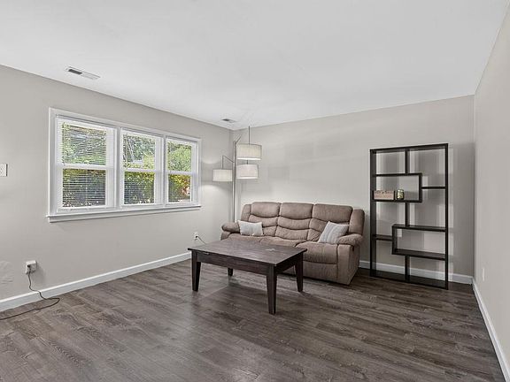 4th image of 706 Balthrope Rd