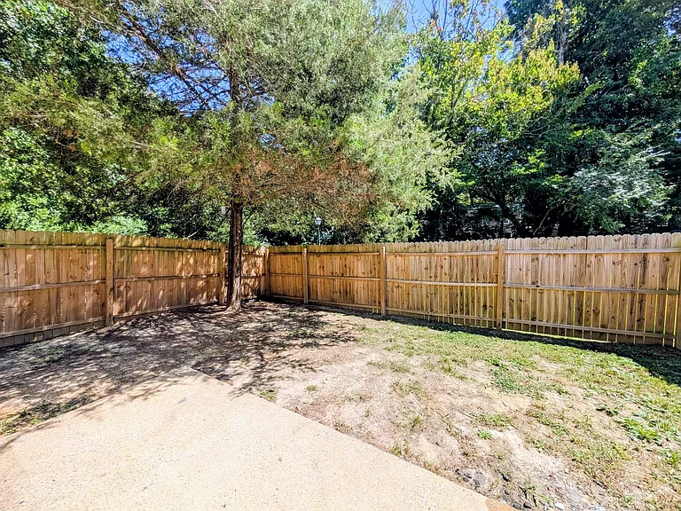 1879 Ferrell Dr — Photo 15