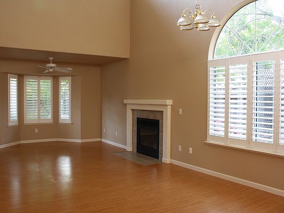 3rd image of 2426 Inglewood Dr