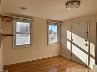 33 Hayward Pl FLOOR 3, Wallington, NJ 07057