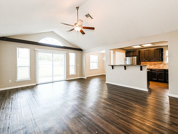 3rd image of 8465 Rockridge Dr