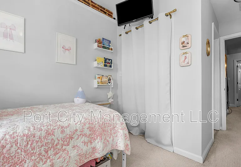 710 S East Ave — Photo 17
