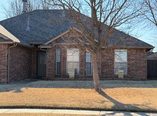 1224 W Johnathan Way, Mustang, OK 73064