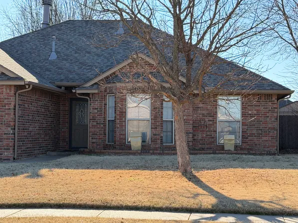 1224 W Johnathan Way, Mustang, OK 73064