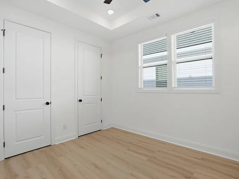 1230 E Anderson St — Photo 22