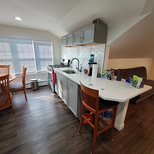 404 Henry St #2 Photo 1