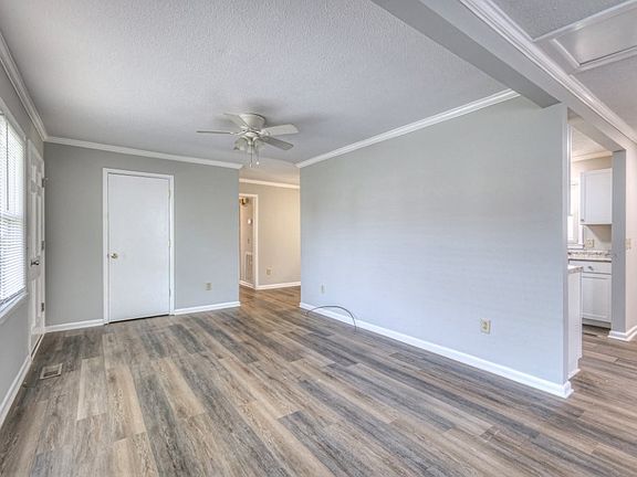 5th image of 107 Rockwood Dr