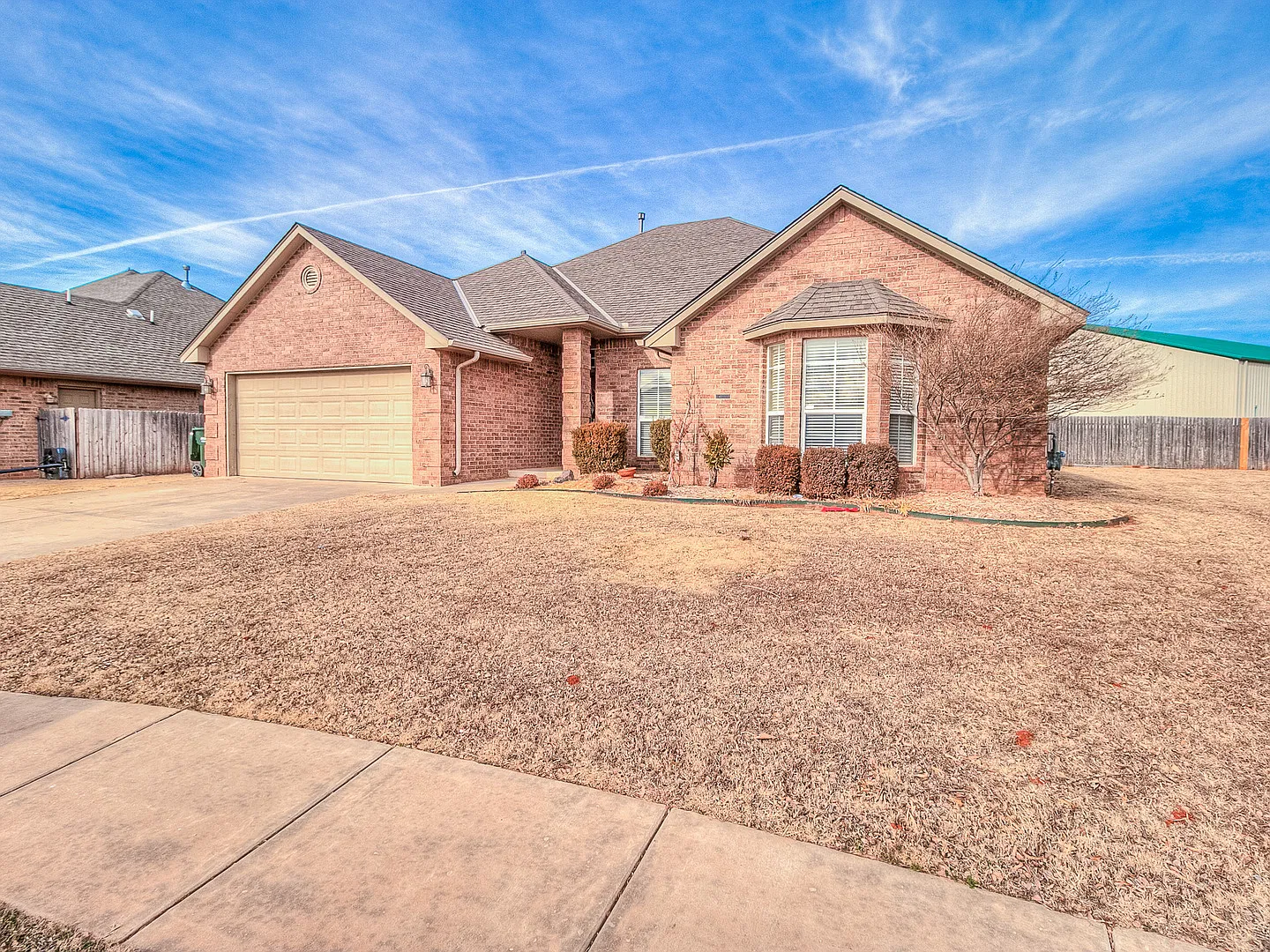 Beautiful 4 + Bedroom Home in Settlers Crossing + Deer Creek Schools! — Photo 2