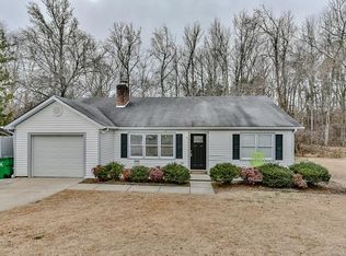 1304 Rock Knoll Dr, Charlotte, NC 28214