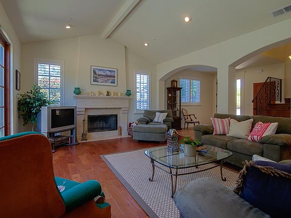 4th image of 165 Harbor Beach Ct