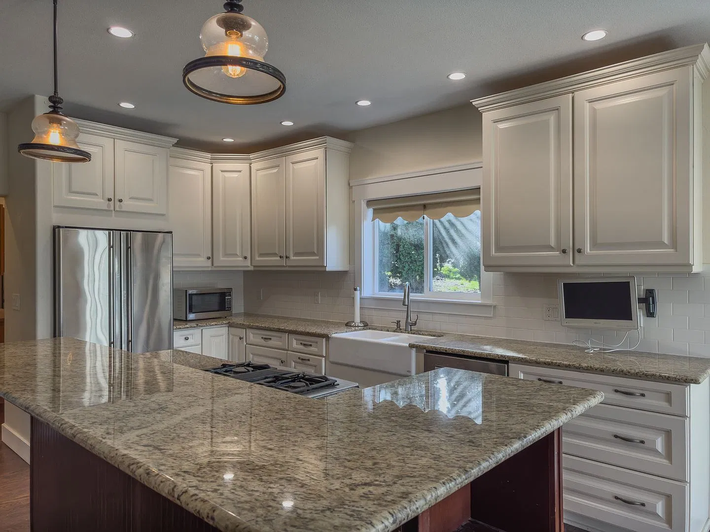 Charming 3-bedroom, 2-bathroom home in Tukwila WA! — Photo 4