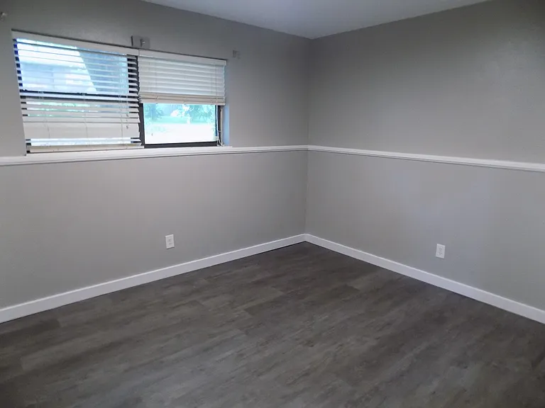 115 Belmont Dr — Photo 21