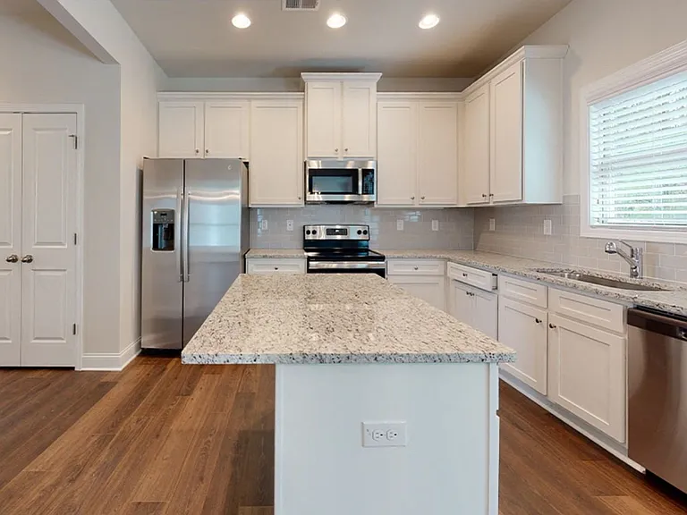 Quinn Residences at Vista Lakes — Photo 12