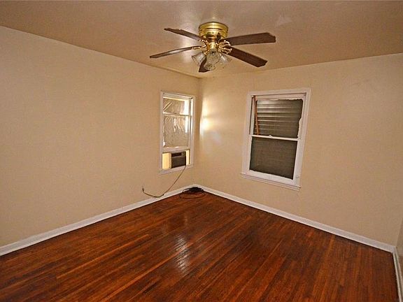 4th image of 1026 Campbell St