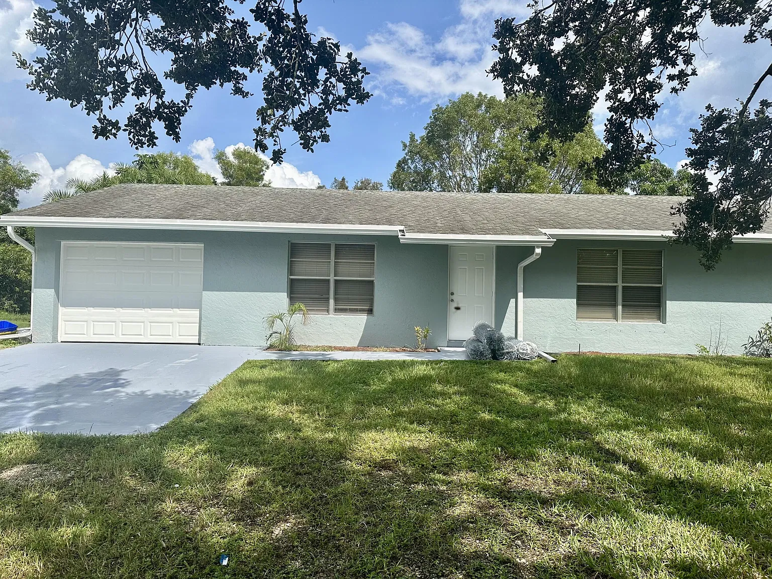 3 bed, 2.0 bath, 1537 sqft, $3,400 — Photo 2
