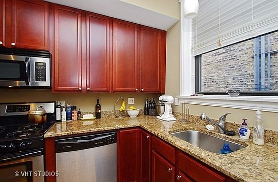 4th image of 4617 N Paulina St APT 2A
