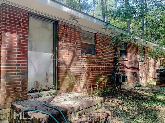 4th image of 860 Sylvan Park Dr