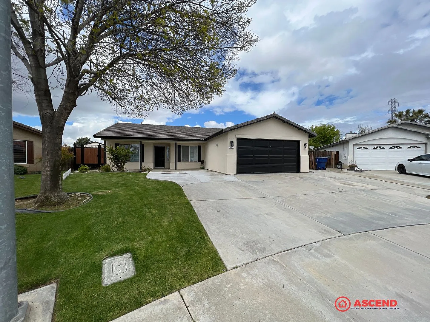 6014 Sarona St photo 1