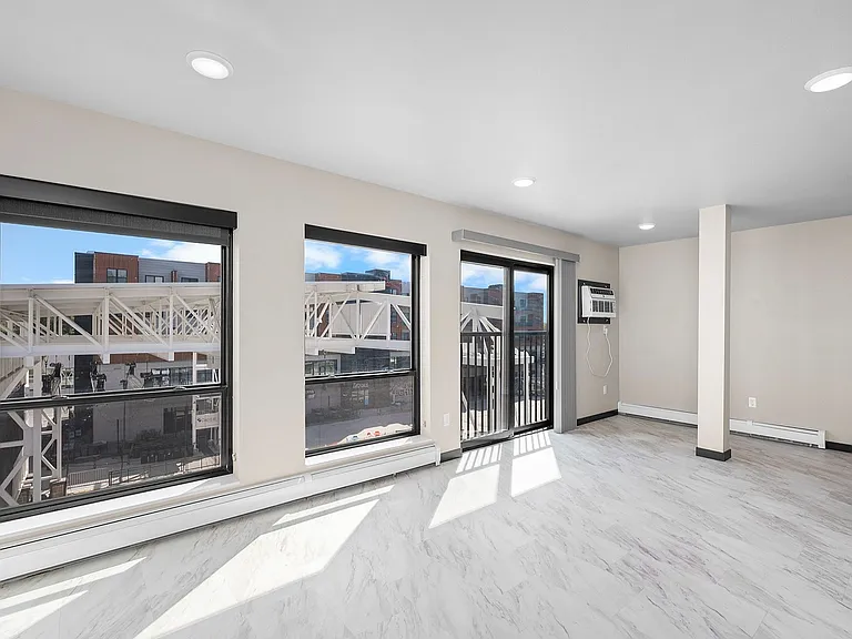 3.Envy - Rocky Top - Living Room_Reverse