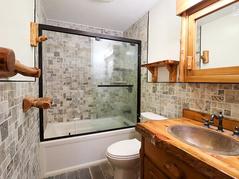 63 Home Ave — Photo 9