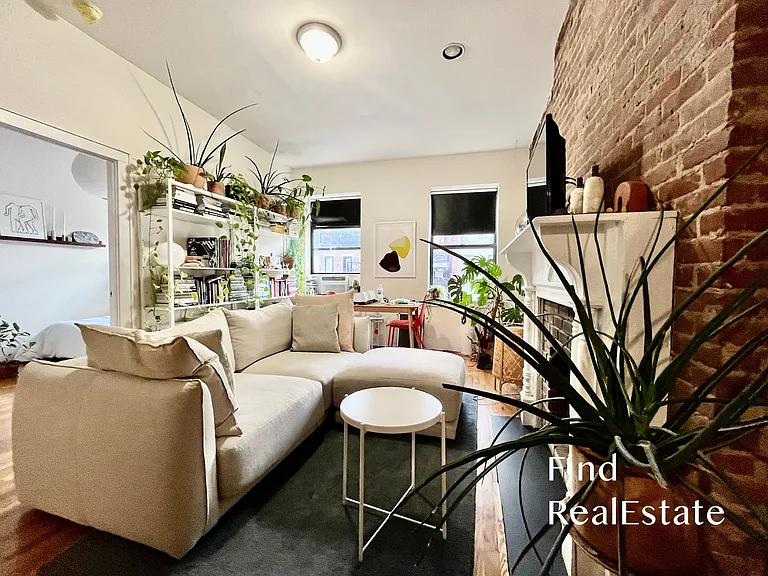 42 W 76th St #4B — Photo 2