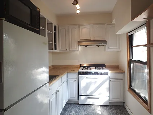 Rented by Brooklyn Heights Real Estate Inc | media 6