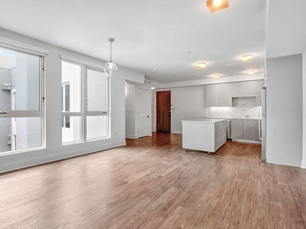 1167 S Barrington Ave #V203