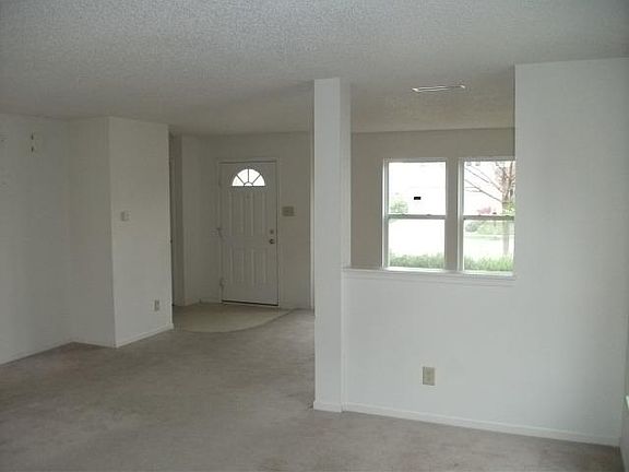 4th image of 10424 Buckshire Ln