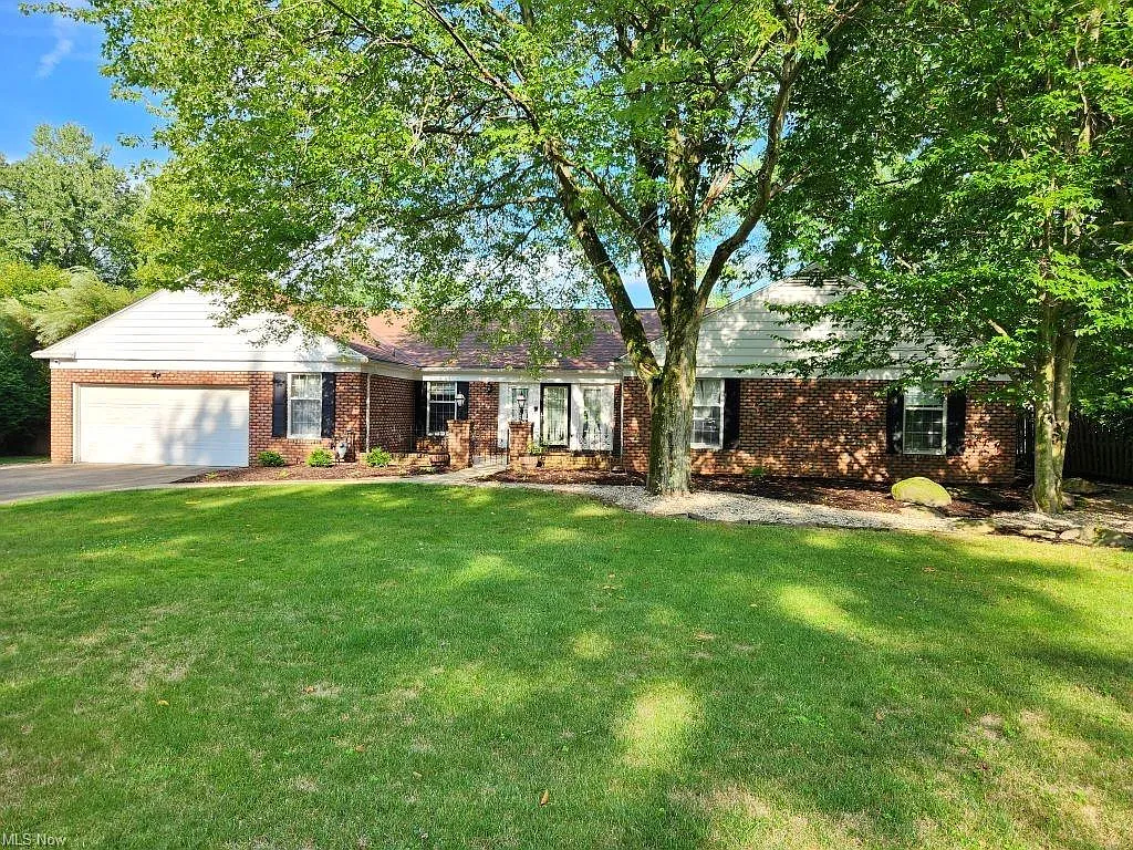 3 bed, 3.5 bath, 3084 sqft, $3,300 — Photo 2