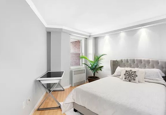 3rd image of 5900 Arlington Ave APT 18-M