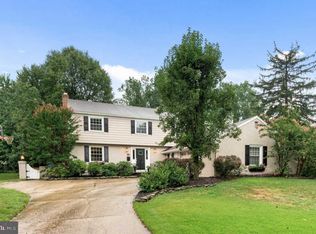 129 Old Carriage Rd, Cherry Hill, NJ 08034