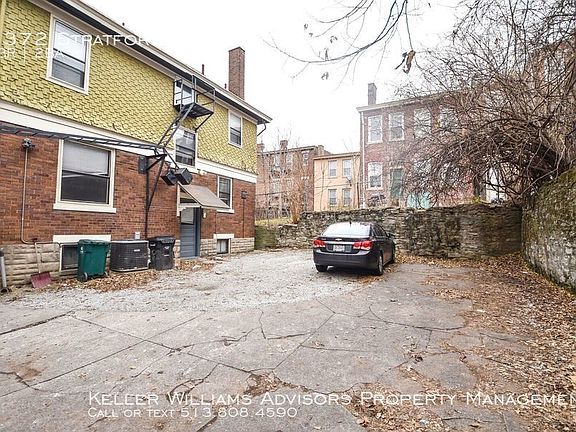 4th image of 2372 Stratford Ave