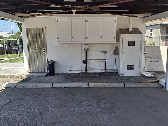LAUNDRY ONSITE HOOKUP