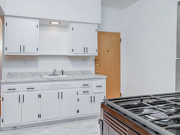 3rd image of 502 Washington Ave #6B