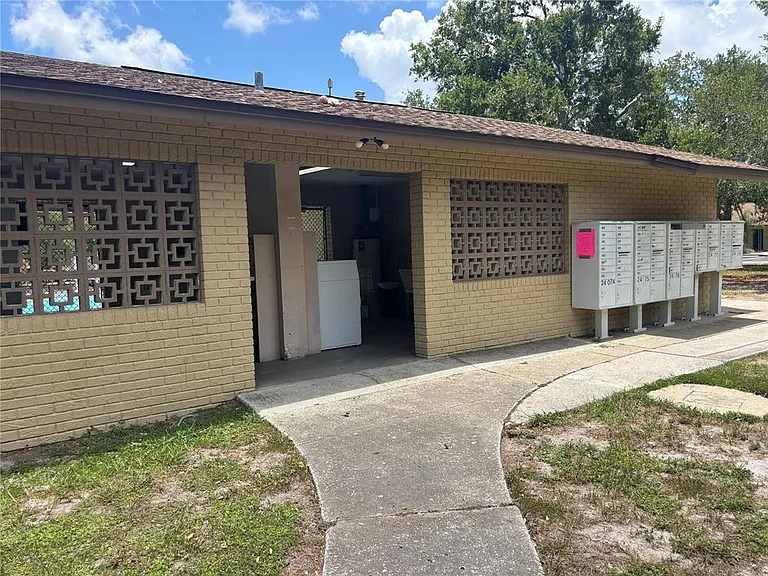 2501 Harn Blvd #G9 — Photo 9