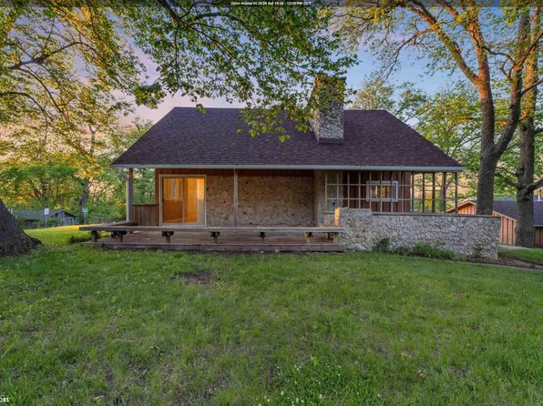 15266 Bayside Ave, Clear Lake, IA 50428