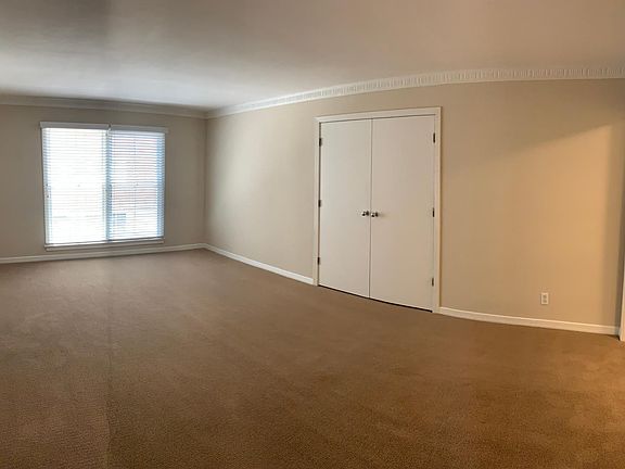 5th image of 10824 Lindbrook Dr #224