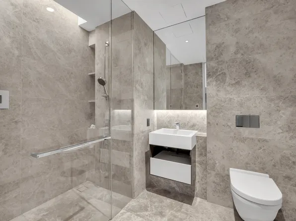 522 West 29th Street image 13 of 20