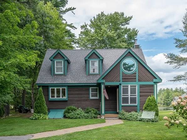 5 Abenaki St, Hubbardston, MA 01452