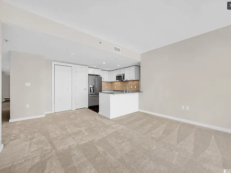 1 Hawthorne St #2J — Photo 7