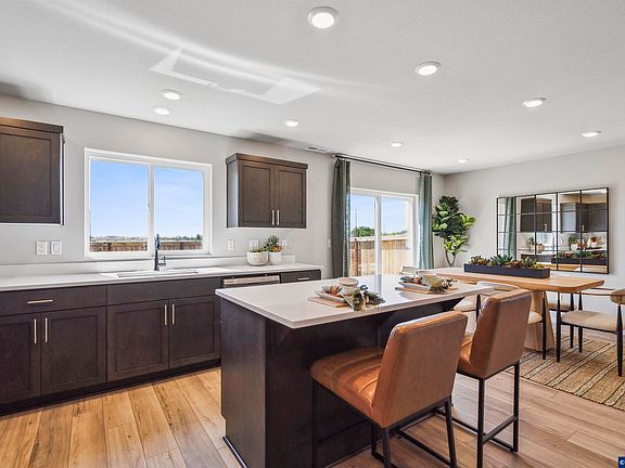 4th image of 511 Spring Blvd