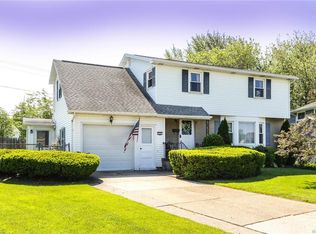 106 Huntleigh Cir, Buffalo, NY 14226