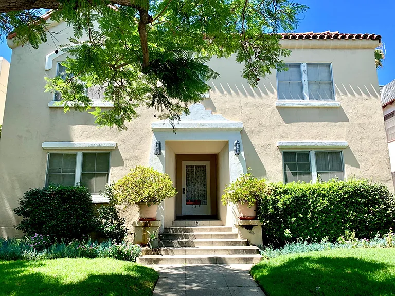121 N La Peer Dr #2 — Photo 1