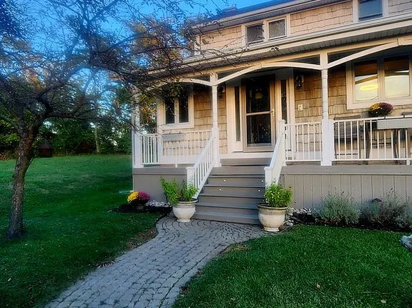 4024 Lakeshore Dr, Newport, MI 48166