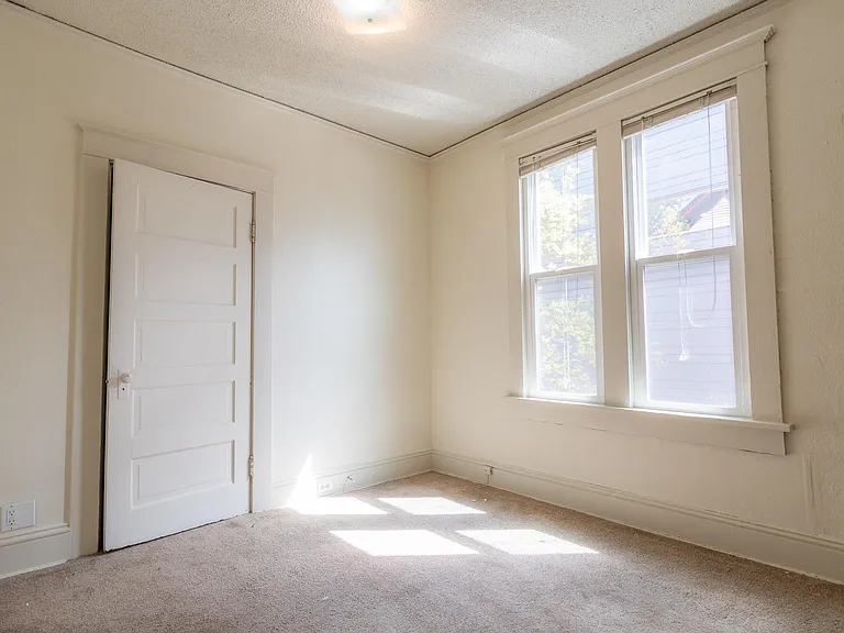 4715 NE 17th Ave — Photo 14